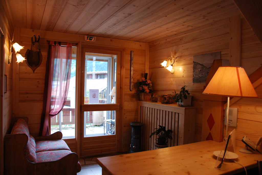 Hotel Le Christiania เลกงตามีน-มงฌัว ภายนอก รูปภาพ